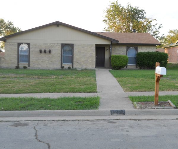 1037 NANCY LANE, LANCASTER, TX (SOLD)